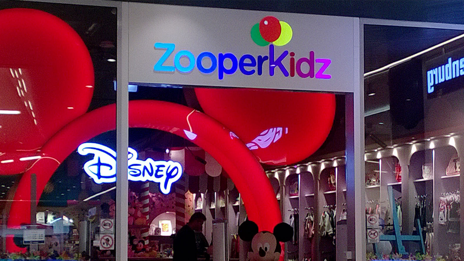 Casetă luminoasă Zooperkids, magazin Disney